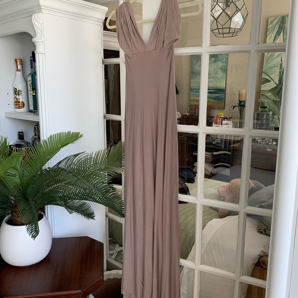 Elegant Taupe Maxi Dress - Picture 3 of 9